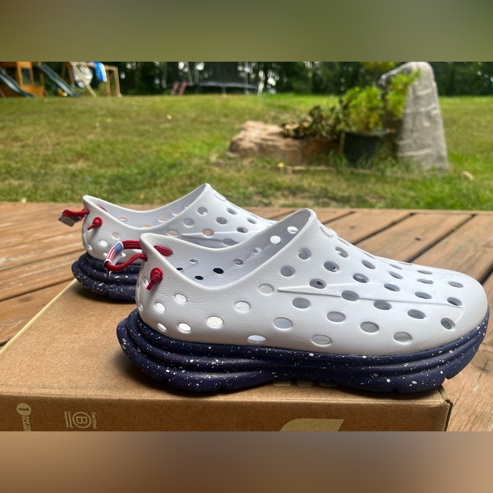 Men's Red, White, and Blue Kane Recovery Shoes